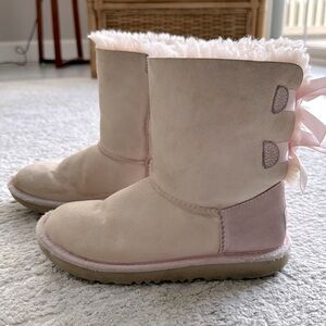 UGG Girl's Bailey Bow Bling Pink Boots - SZ 6
